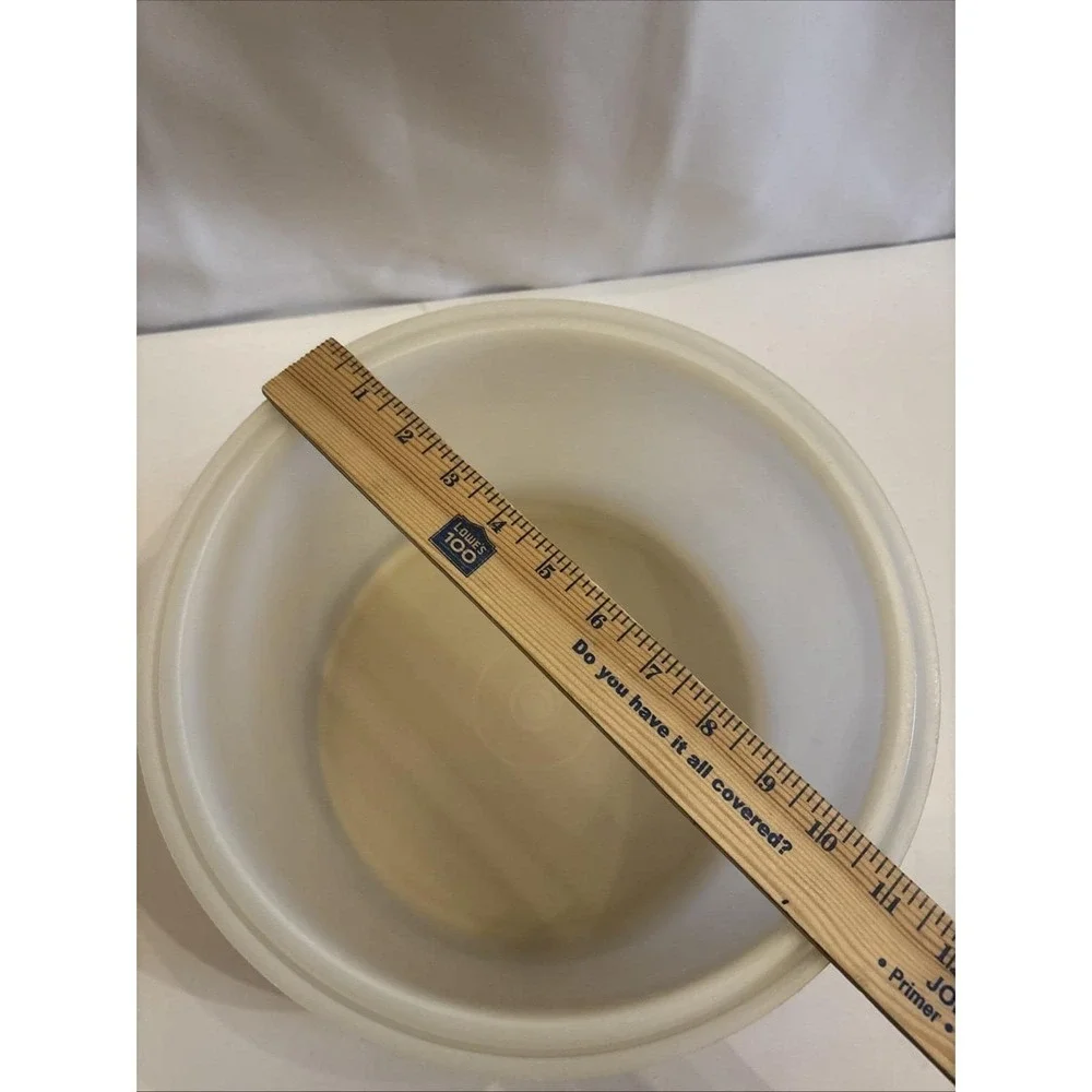 Vintage Tupperware 9.75
